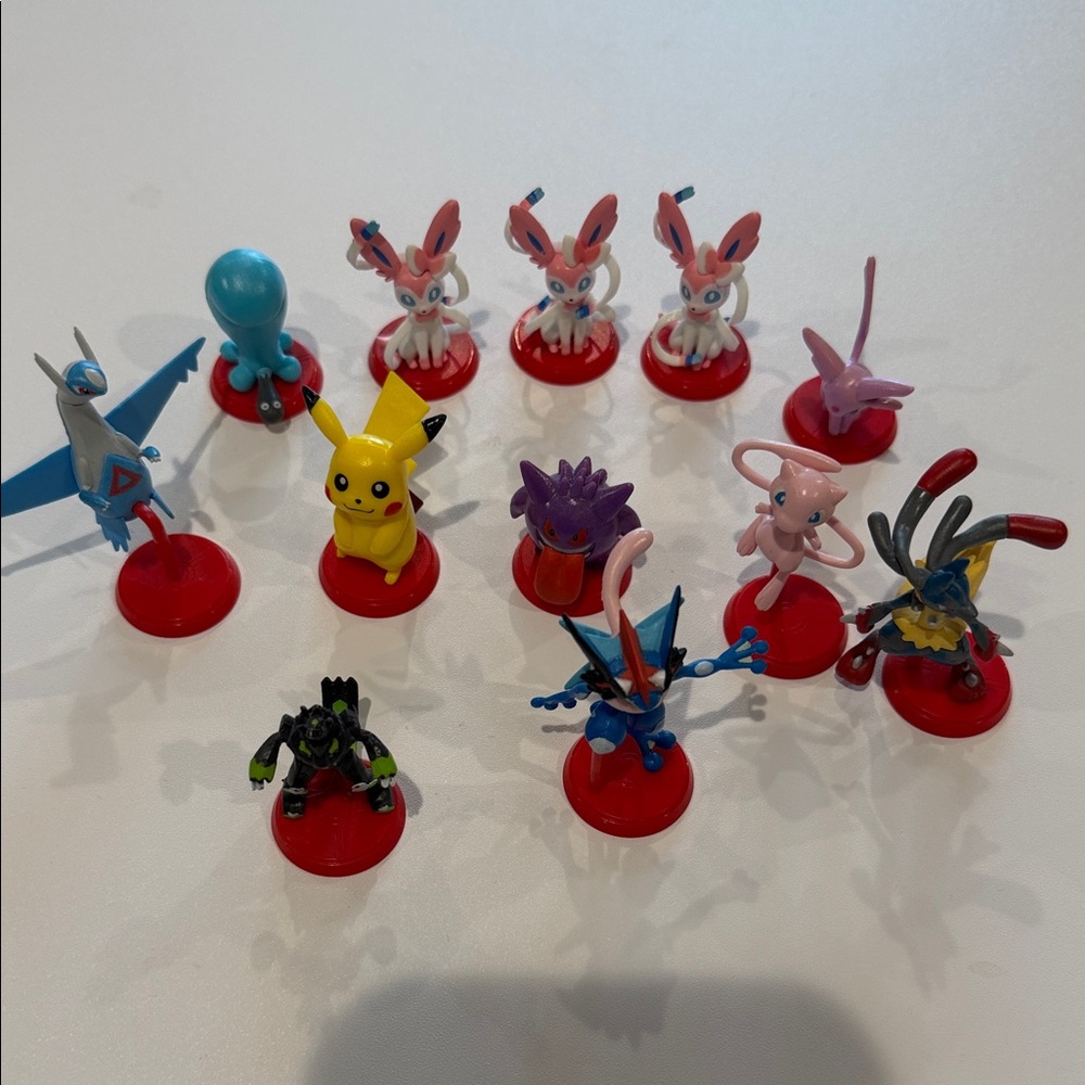 Pokémon Battle Figure Lot of 12 - Eeveelutions Sylveon Espeon Mew Gengar Lucario